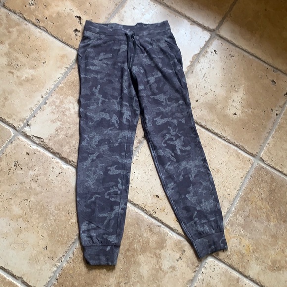 lululemon athletica Pants - Lululemon jogger pants